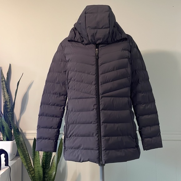 Puffer Jacket with Hood in Navy - Picture 2 of 9